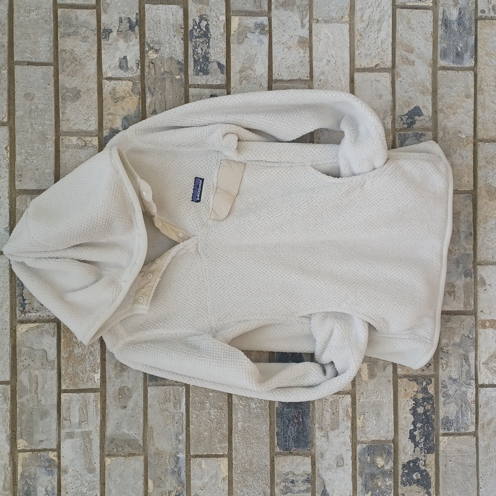 XS Cream and White Patagonia Hoodie